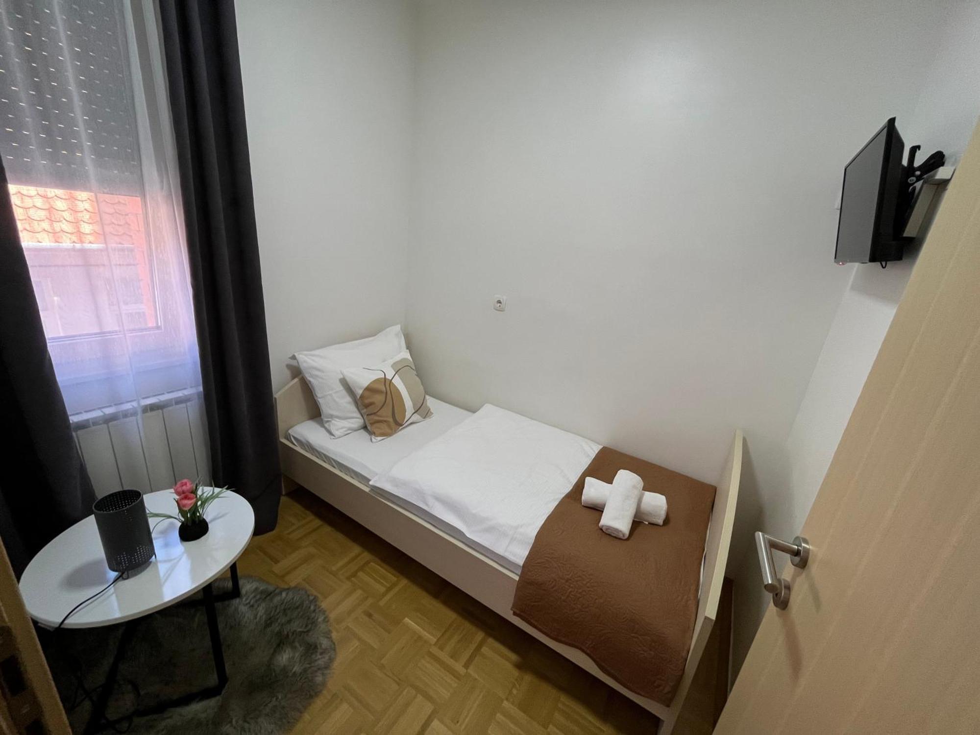 For5 Lejlighed Ðakovo Eksteriør billede
